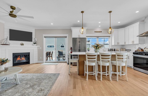 Ortley Beach Casa | 1 block to beach, Beach Equipment, Linens + Towels, 8 beach badges