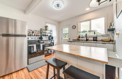Hilo Casa | 1 Block to Heart of Hilo Fully Renovated Home
