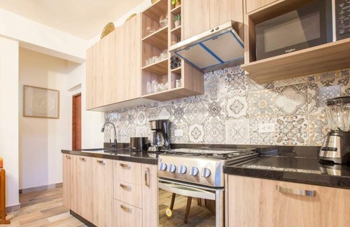 Esterito Casa | 1 Block to Malecón, Netflix, Beach Access