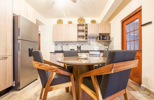 Esterito Casa | 1 Block to Malecón, Netflix, Beach Access