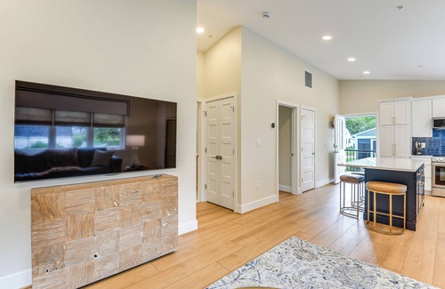 Annapolis Casa | 1 Block to USNA Stadium: Modern Annapolis Home!