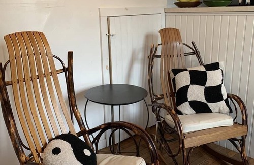 Cape May Casa | 1 Block to Washington Street Mall. Pet Friendly.