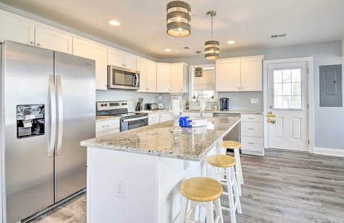 Sunset Beach Cabaña | 1 Bock to Beach: Sunset Beach Home w/ Private Deck