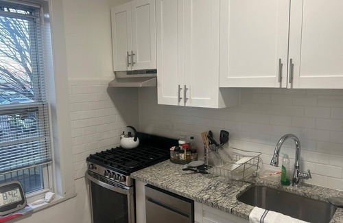 Union City Apartamento | 1 BR, 1 BA, 15 minutes from Manhattan! Cozy apartment close to bus to city.