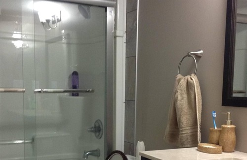 Sage Hill Apartamento | 1 HAB 1 BA Capacidad 2- Nw Calgary Estadía mínima: 3 noches