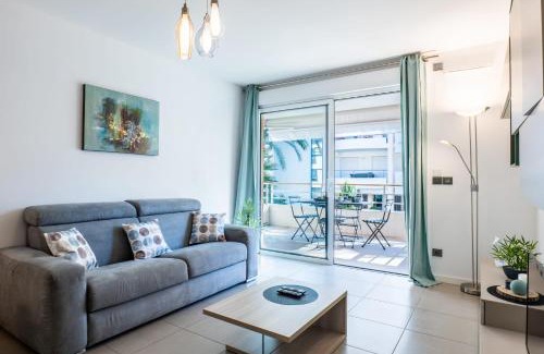 Pointe Croisette Apartamento | 1-Br apartment in Palm Beach swimming pool
