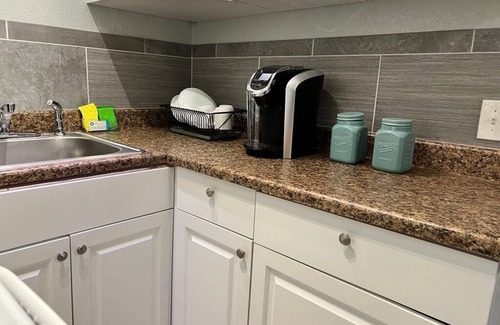 Clearwater Condominio | 1 BR Apartment, Minutes to Beach! Free Parking!