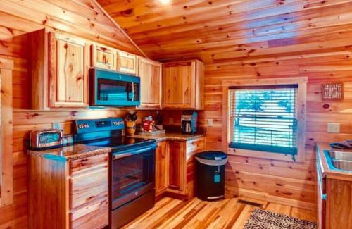 Banner Elk Casa | 1 BR Cabin at Lodges at Eagles Nest - Gated Community