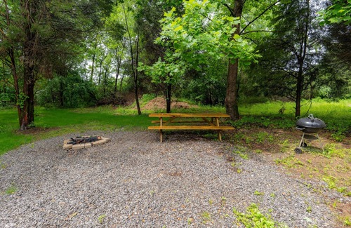 Equality Cabina | 1 BR Hot Tub Cabin- Closest Cabins to Garden of the Gods-Shawnee National Forest