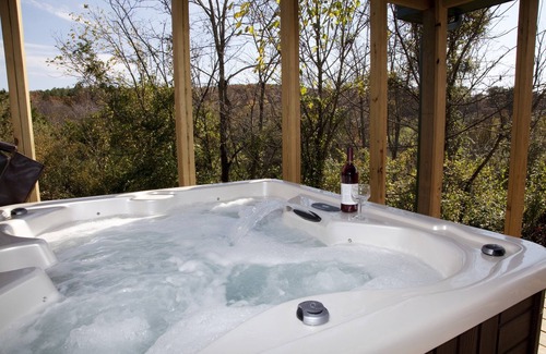 Equality Cabina | 1 BR Hot Tub Cabin- Closest Cabins to Garden of the Gods-Shawnee National Forest