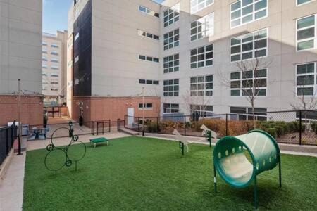 Central West End Apartamento | 1 BR Loft Near Central West End Walk to BJC