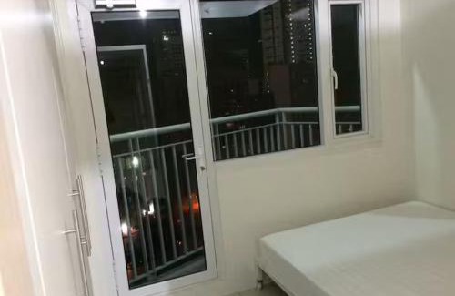 Bel-Air Apartamento | 1 BR Makati Condo WIFI Netflix Pool Balcony