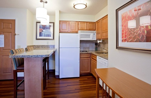 Eagan Condominio | Desayuno de cortesía + traslado las 24 horas al centro comercial Mall of America | Wi-Fi gratis + piscina cubierta