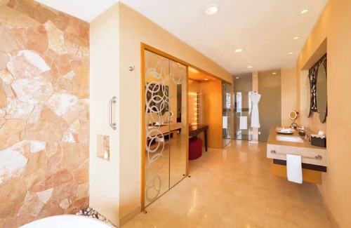 Conchas Chinas Complejo | 1 BR Suite in Luxury Garza Blanca Resort Puerto Vallarta with stunning views