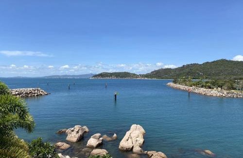 Nelly Bay Apartamento | 1 Bright Point Apartment 2303