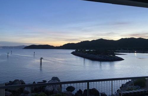 Nelly Bay Apartamento | 1 Bright Point Apartment 2303