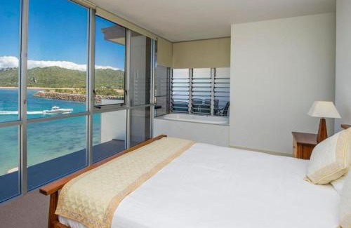 Nelly Bay Apartamento | 1 Bright Point Apartment 3303