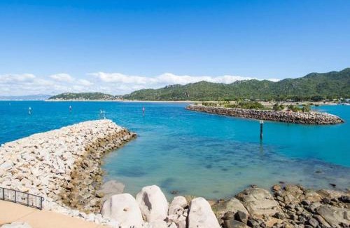 Nelly Bay Apartamento | 1 Bright Point Apartment 3303
