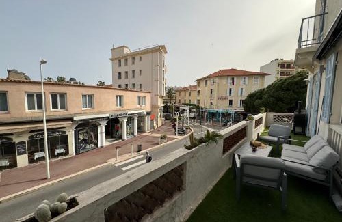 Juan-les-Pins Apartamento | 1 Ch. Luxe Apt|Cœur de Juan-les-Pins|Plage à 50m