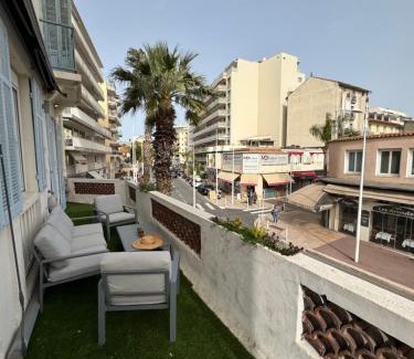 Juan-les-Pins Apartamento | 1 Ch. Luxe Apt|Cœur de Juan-les-Pins|Plage à 50m