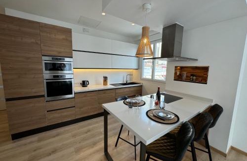Juan-les-Pins Apartamento | 1 Ch. Luxe Apt|Cœur de Juan-les-Pins|Plage à 50m