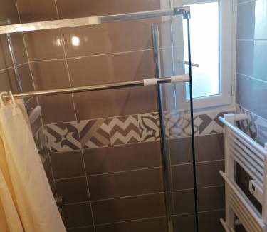 Quincy-Voisins Casa | 1 Chambre pour 2 personnes "Chez l'habitant" maison possède un petit chien