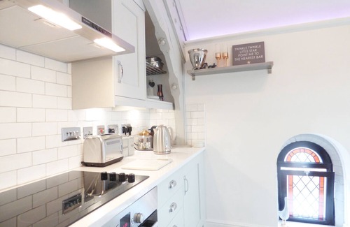 Chester Cabaña | 1 Chapel Place