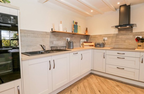 Millom Cabaña | 1 CHERRY TREE COTTAGE, pet friendly in Millom, Cumbria
