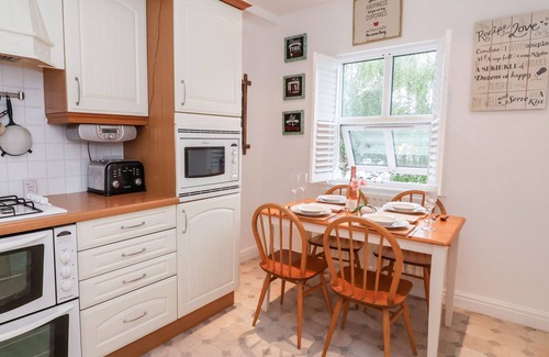 Beverley Casa | 1 COCKERILL FOLD, pet friendly, with a garden in Beverley