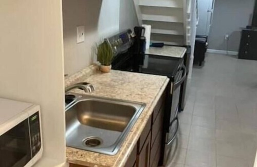 Petworth Apartamento | 1 Delightful NW DC Studio Apt with Private Parking