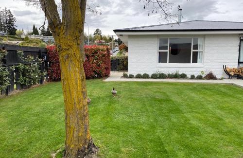 Wanaka Casa | 1 - Delightfully fresh, private home close to town