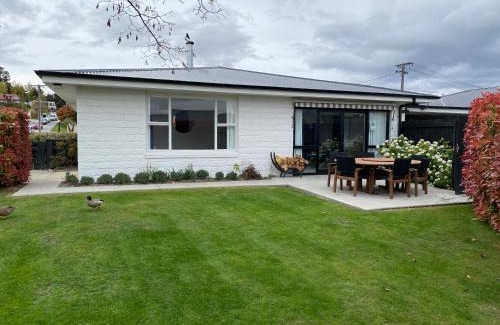 Wanaka Casa | 1 - Delightfully fresh, private home close to town