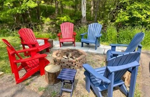 Ellicottville Casa | Eville Creekview Townhome SKI BIKE GOLF w/ Hot tub