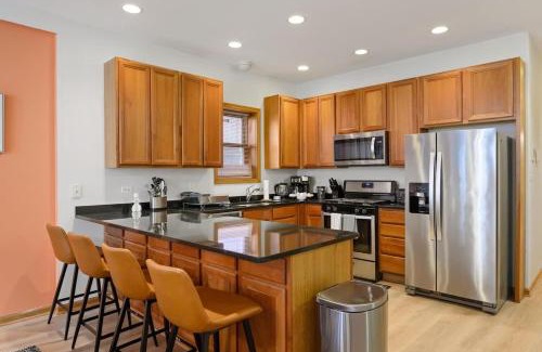 Wicker Park Apartamento | 1 Free Parking Sleeps 10