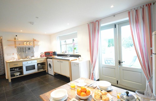Westleton Cabaña | 1 GRANGE COTTAGES, WESTLETON, pet friendly in Westleton
