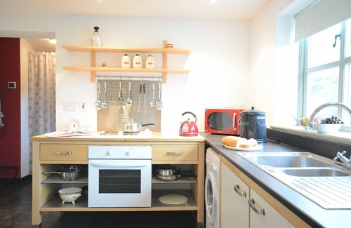 Westleton Cabaña | 1 GRANGE COTTAGES, WESTLETON, pet friendly in Westleton