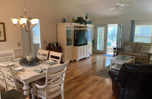 Briar Meadow Cama Y Desayuno | 1 Guest Bedroom in 3 Bedroom Primary Residence in The Villages, FL