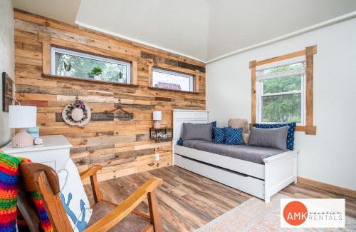 Holland Casa | 1 Happy Acre