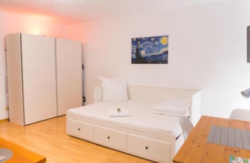 Wiesbaden Apartamento | 1-Helles Studio mit Kochzeile -WLAN,Terrasse & kostenfrei parken