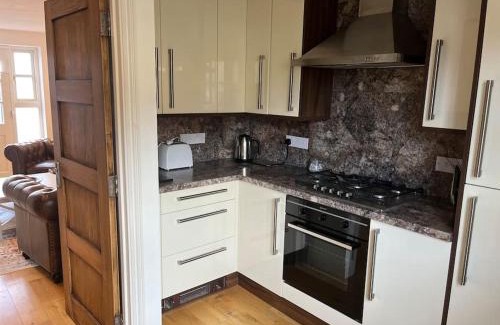 Witney Casa | 1 Holdan Mews, 1 bed house, free parking, central Witney