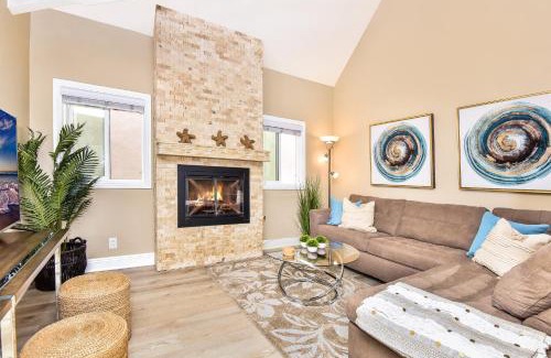 West Newport Casa | 1 House from the Sand with Rooftop Deck on 28th Street