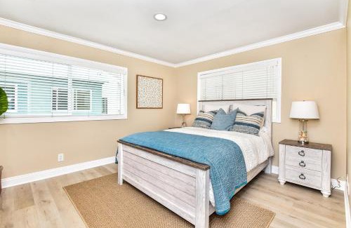 West Newport Casa | 1 House from the Sand with Rooftop Deck on 28th Street