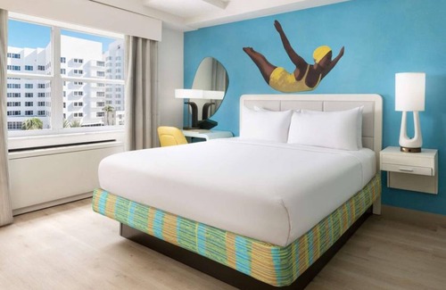 Mid Beach Hotel | 1 King Bed | Hotel Continental Miami Beach | w/ Pool & Minutes to South Beach