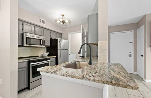 Indian Bayou Condominio | 1-King bedroom condo in the heart of Destin, walking distance to beach! WiFi, AC