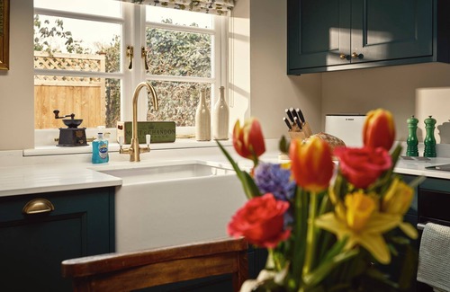 Wixford Cabaña | 1 KINGSWOOD COTTAGE, pet friendly, with hot tub in Lapworth