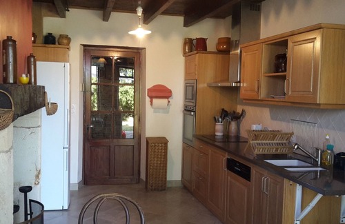 Labouquerie Casa | 1- La Faneuse, calm in a green bubble
