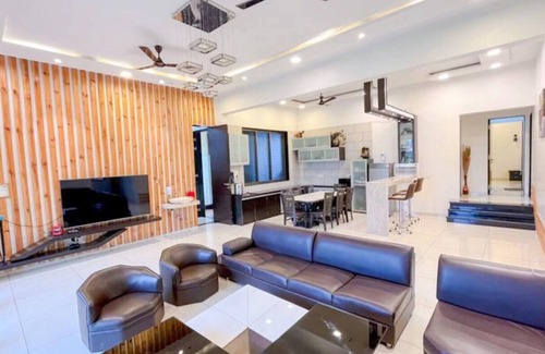 Lonavala Casa | #1 Lavish & Huge 5bhk Villa "60 ML Chalet" 35 ppl