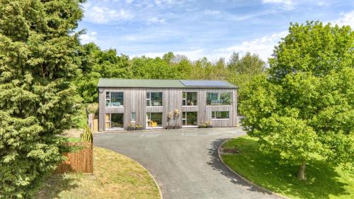 Eaton Mascott Casa | 1 Little Broomcroft