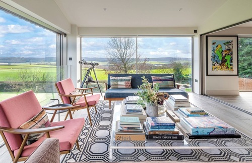 Eaton Mascott Cabaña | 1 LITTLE BROOMCROFT, pet friendly, with a garden in Much Wenlock