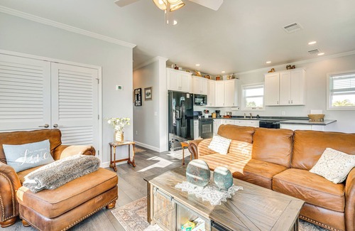 Truckland Casa | 1 Mi to Beach Access: Home w/ Porch in Fort Myers!
